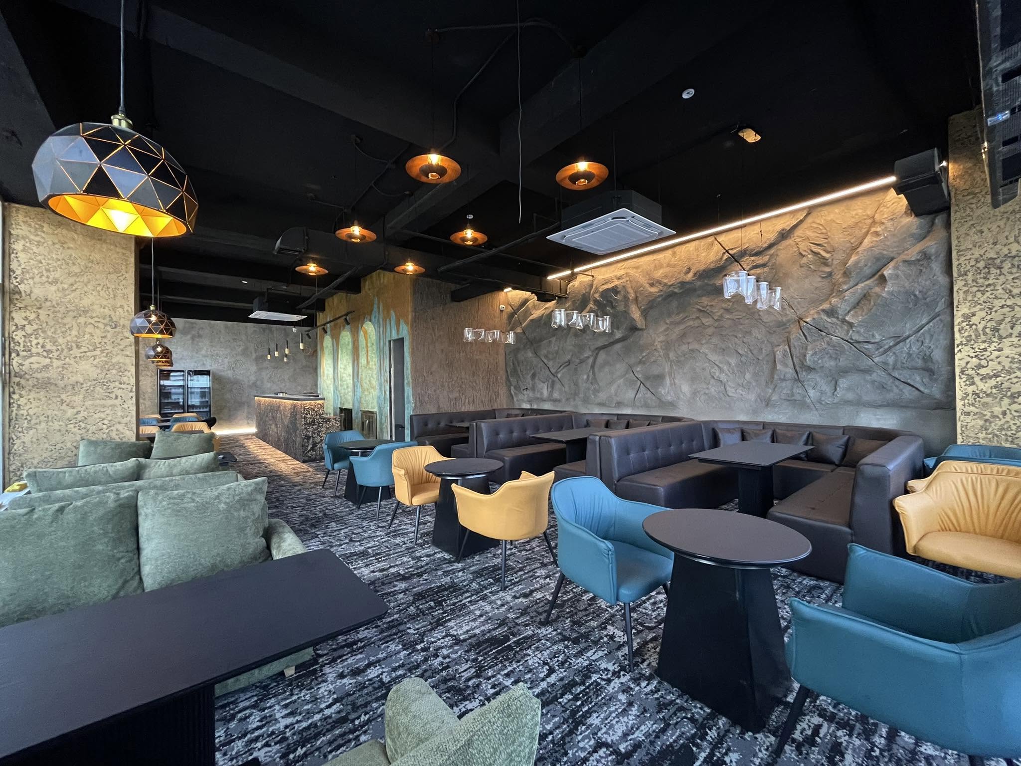 N1 lounge