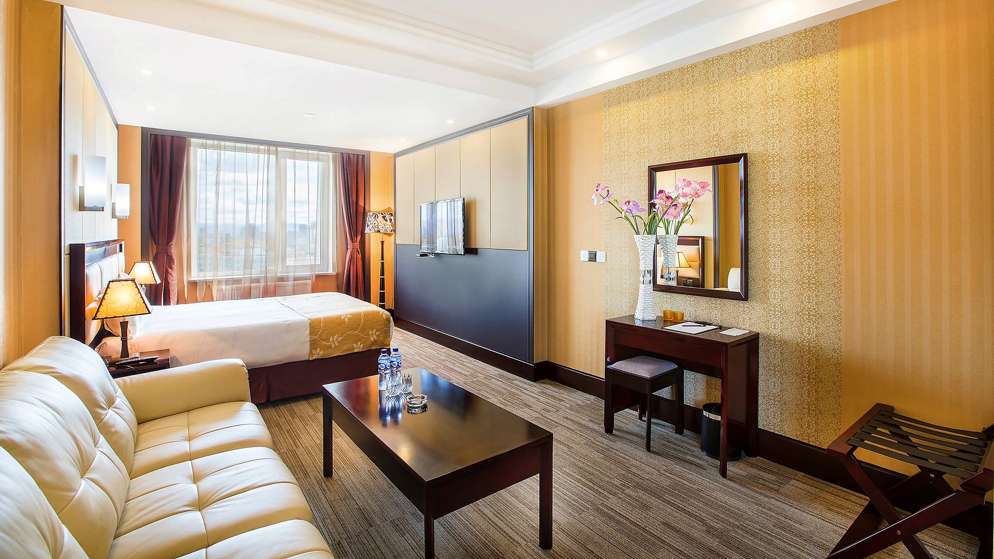 Grand Hill Hotel